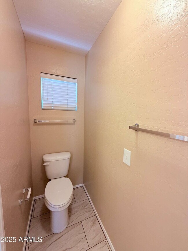 Building Photo - 2293 E Longhorn Pl