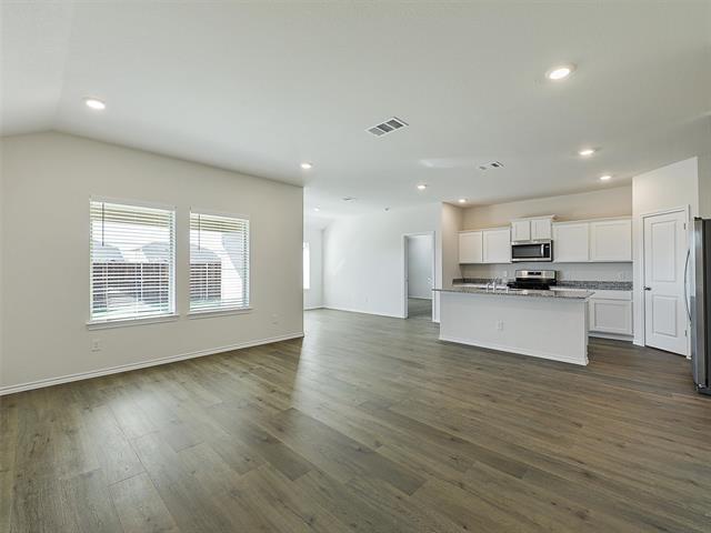 Building Photo - 1704 Skyline Dr