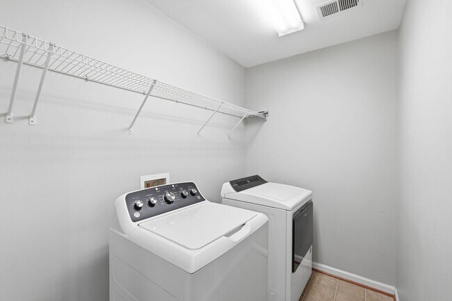 Building Photo - Experience the perfect blend of comfort, style, and functionality in this beautifully designed fo...