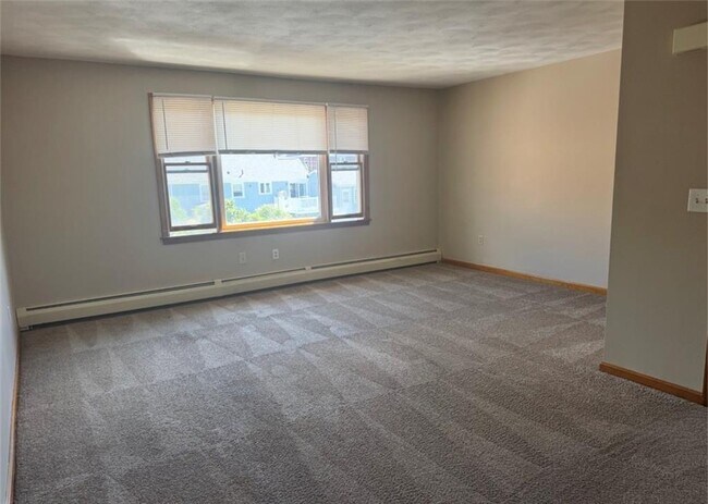 Building Photo - 272 R Child St