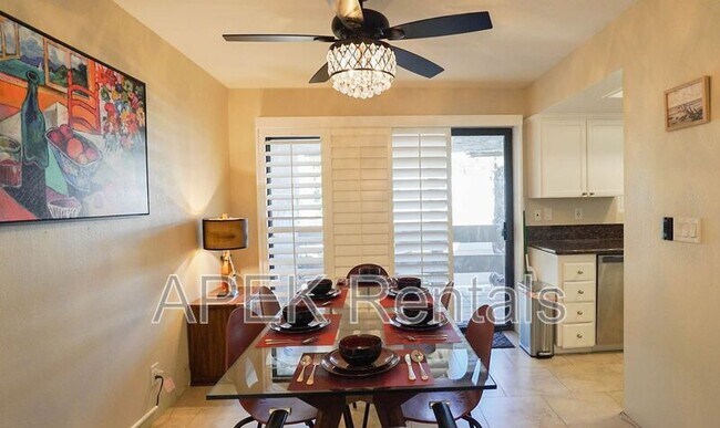 Building Photo - 5301 E Waverly Dr