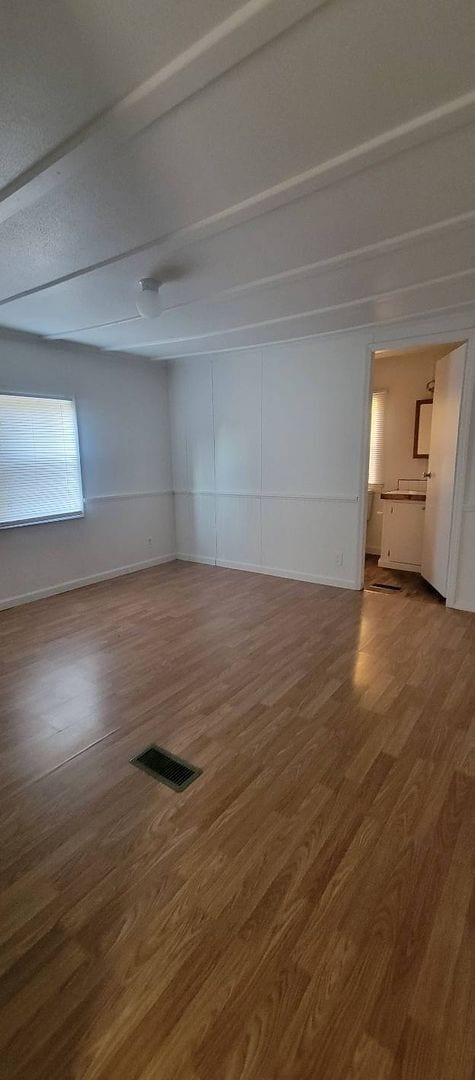 Building Photo - Ready to Move in