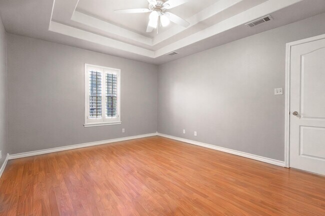 Building Photo - 312 Cambridge Loop