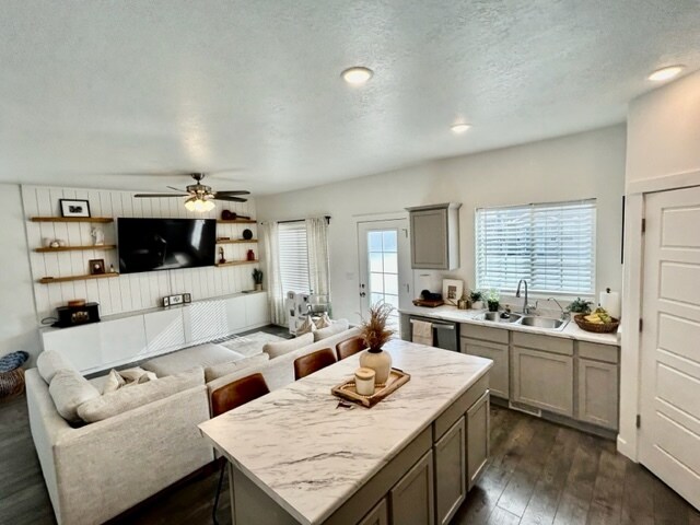 Building Photo - 1530 E Erickson Knl Ln