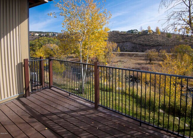 Building Photo - 705 Nogal Rd