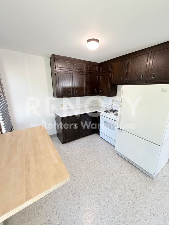 Building Photo - Available Now 3 Bedroom 1 Bath Single Family Home in Winsted
