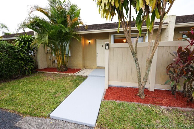 Building Photo - 10127 Boca Bend E