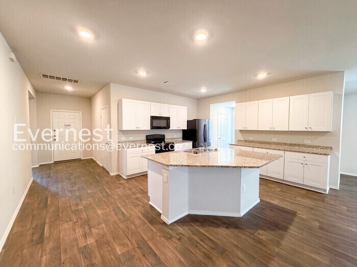 Building Photo - 6025 Montrelia Dr