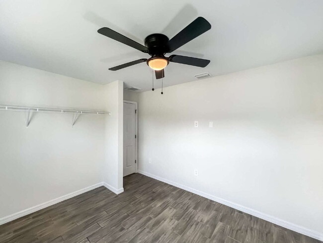 Building Photo - Move-In Special! Half Month FREE – APPLY by November 30th – Modern 3BR/2BA Duplex in Lehigh Acres...