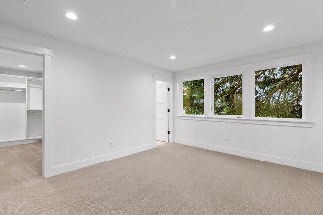 Building Photo - 11054 2nd Ave NW