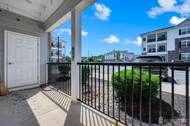 Building Photo - 617 Marion Ln