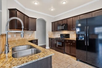 Building Photo - 13113 Camden Dr
