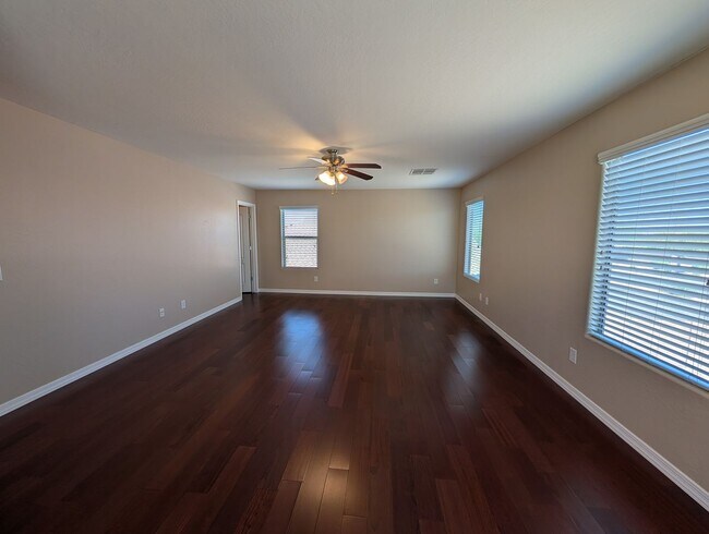 Building Photo - 4 Bedroom 3 Bathroom Circle Cross Ranch Home