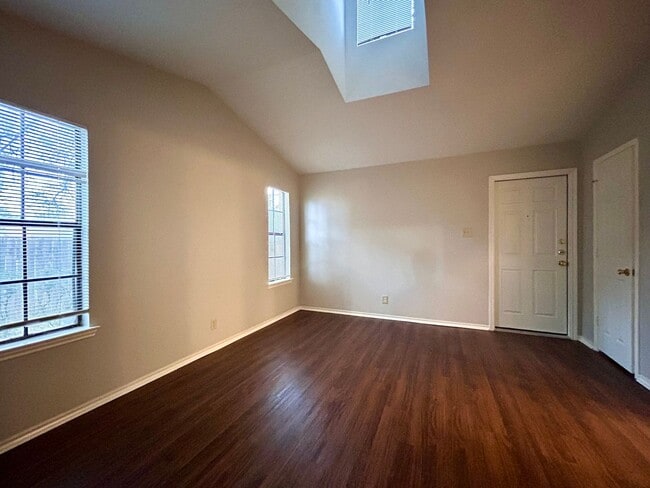 Building Photo - 9304 Kempler Dr