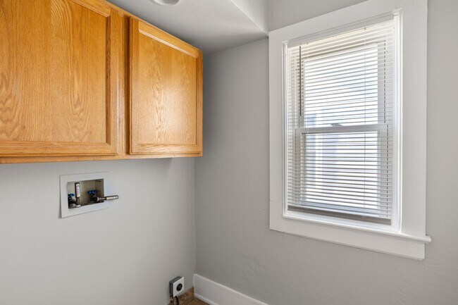 Building Photo - 2111 Madison St