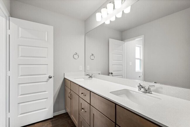 Building Photo - 2709 Towy Rd