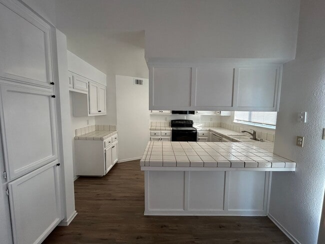 Building Photo - Beautiful 4 Bed / 2.5 Bath Silver Creek Home w/ RBP & $0 Deposit Option