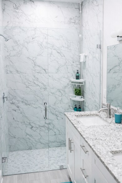 Building Photo - 2682 Nokomis Ave