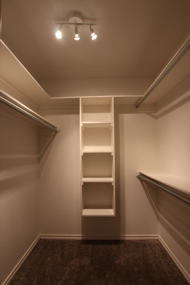 Building Photo - Lease Takeover Opportunity Available! Charming 2 Bed 2 Bath Home! Lindale ISD!