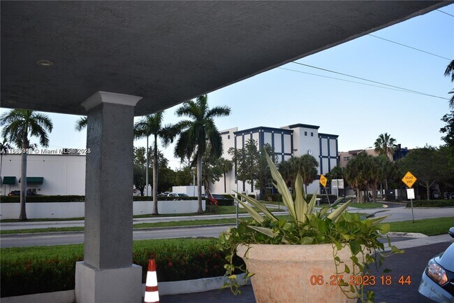 Building Photo - 13499 Biscayne Blvd