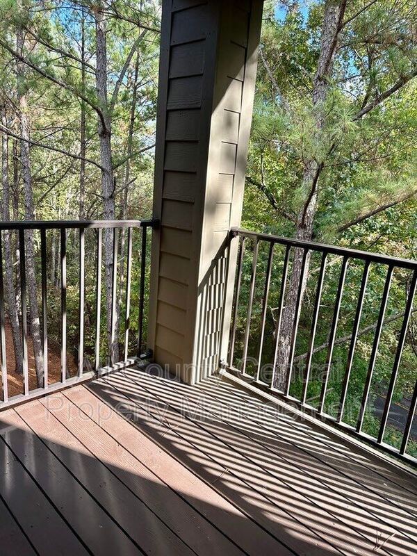 Building Photo - 208 Sterling Oaks Dr