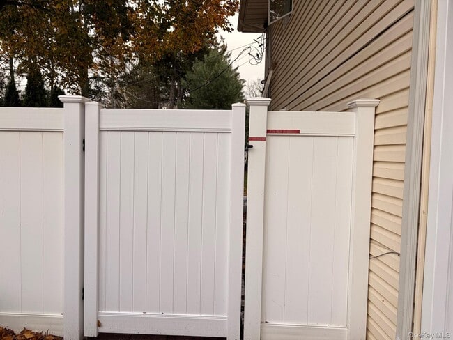 Building Photo - 1 Gilford Ct