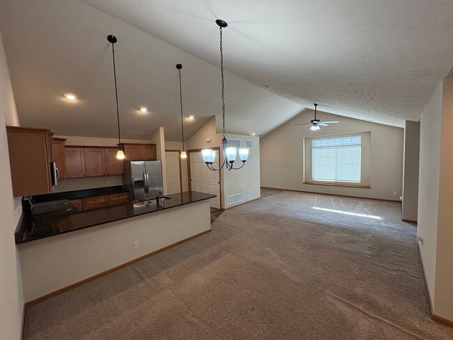 Building Photo - Townhome in Southeast Lincoln