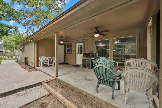 Building Photo - 5928 Sinclair Dr