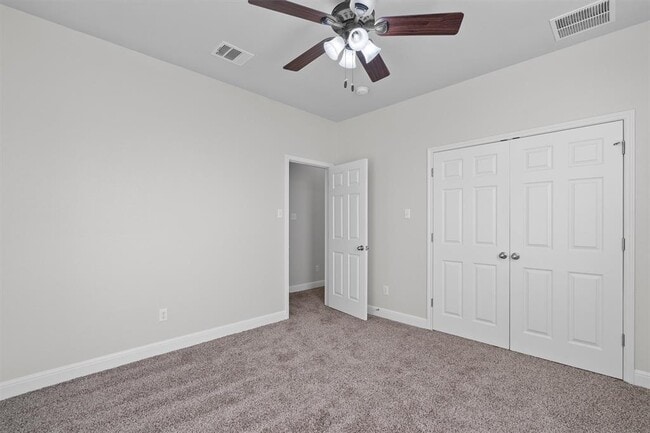 Building Photo - 706 Harwood Dr