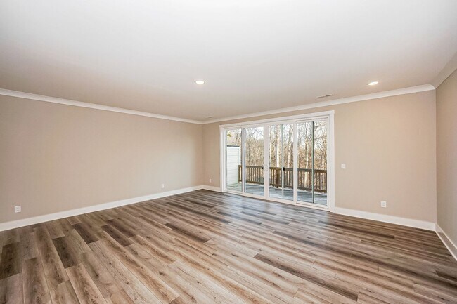 Building Photo - Brand New Townhome | 3 BR/2.5BA | 1-Car Garage | Near Downtown Mooresville