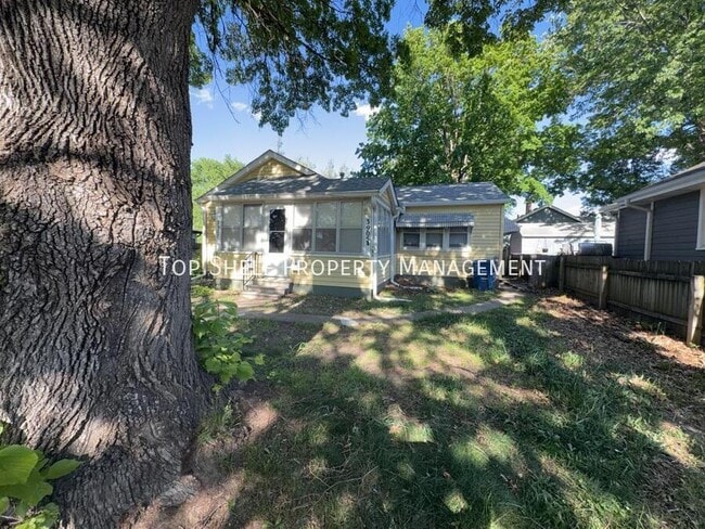 Building Photo - 3905 8th St