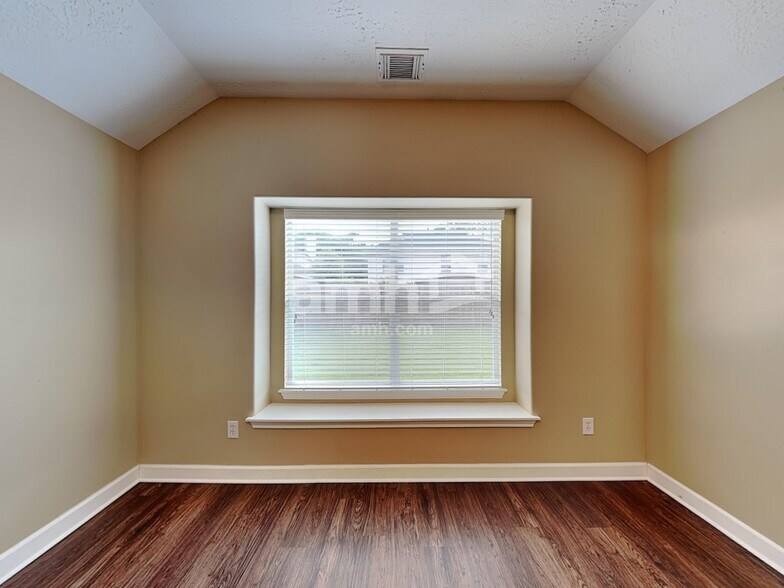 Building Photo - 26881 Armor Oaks Dr