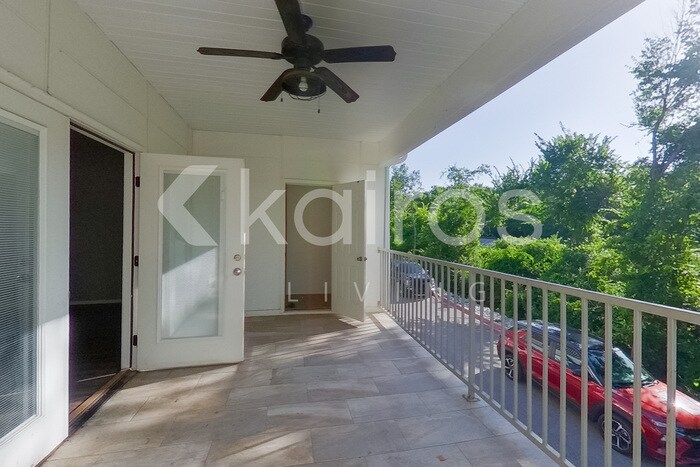 Building Photo - 1666 S Razorback Rd