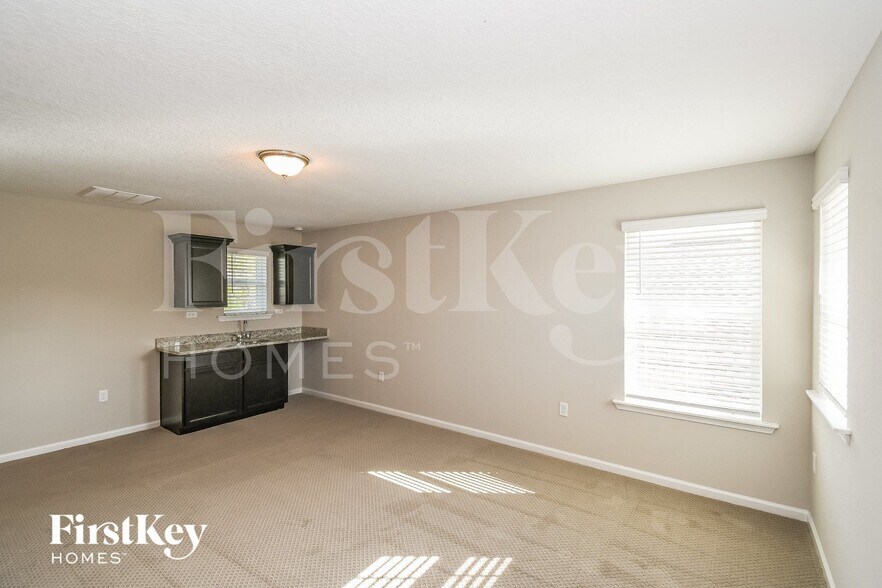 Building Photo - 2721 Copperwood Ave