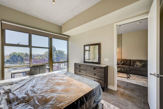 Building Photo - $500 OFF MOVE IN SPECIAL!!