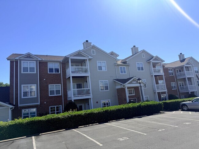 Building Photo - 10680 Hill Point Ct