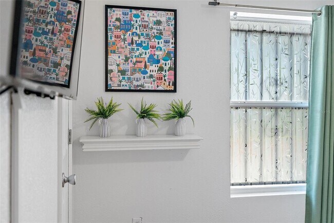 Building Photo - 2810 2nd Ave S