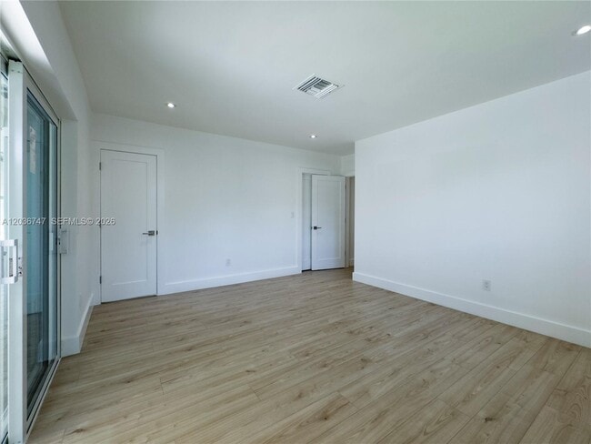 Building Photo - 15340 SW 85th Ave