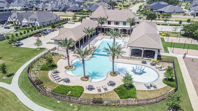 Building Photo - 19111 Friesian Stallion Ln