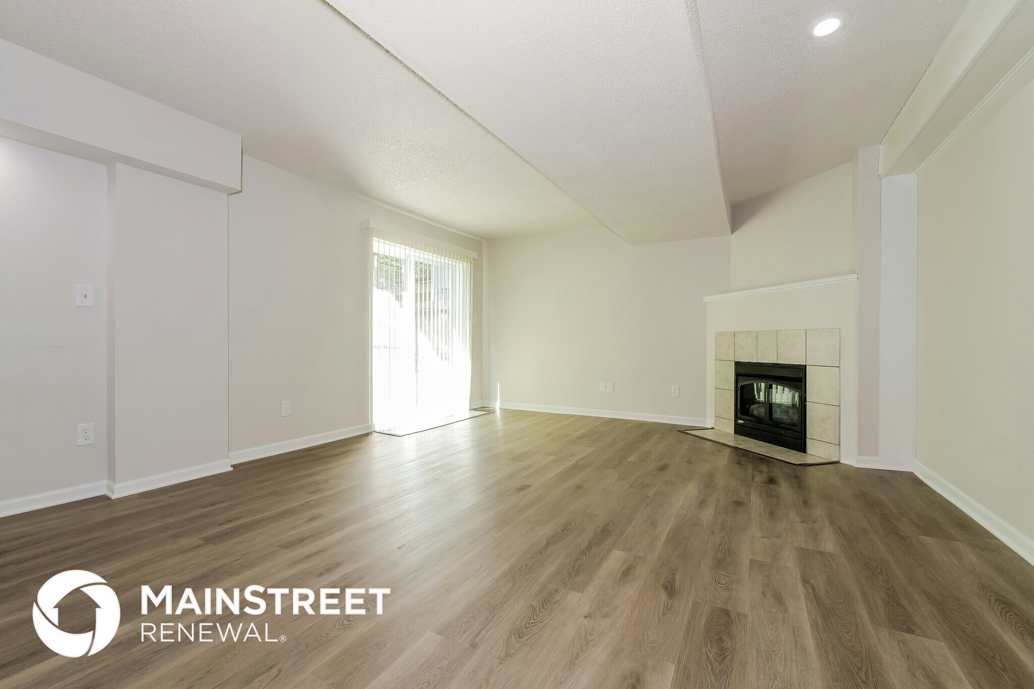 Building Photo - 1216 SW Huntington Rd