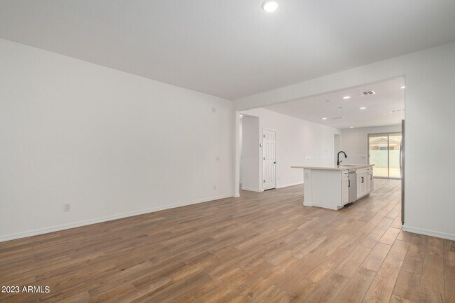 Building Photo - 17318 W Surrey Dr