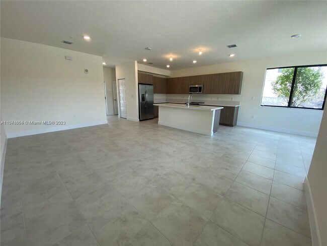 Building Photo - 8363 NW 41st St