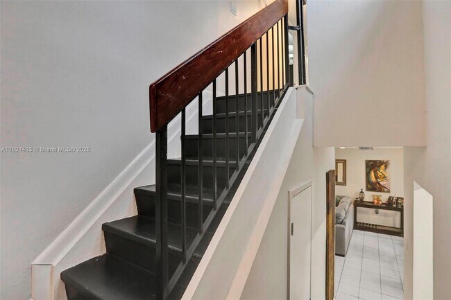 Building Photo - 10540 SW 154th Ct