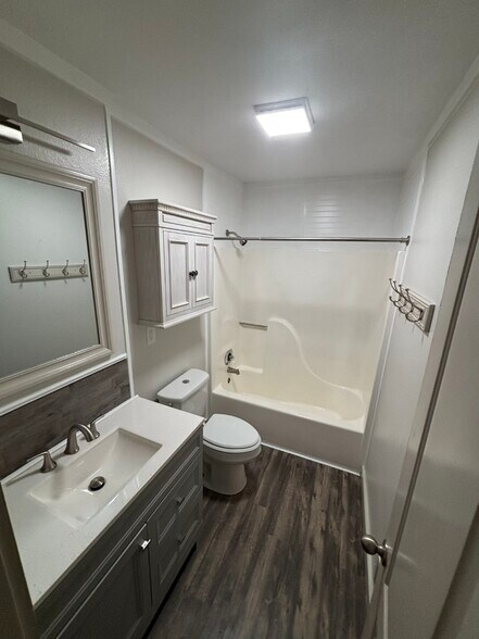 Building Photo - 113 Moss Ln