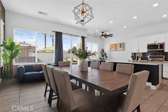 Building Photo - 43452 Freesia Pl