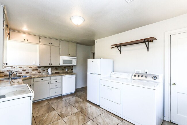 Building Photo - Pre-Leasing for Fall With Lawn and Alarm Service! - Charming 2 Bedroom 1 Bath!