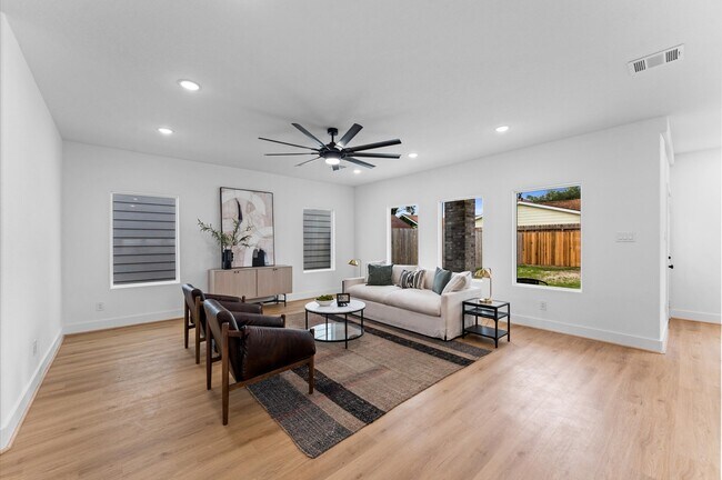 Building Photo - 514 Melbourne St