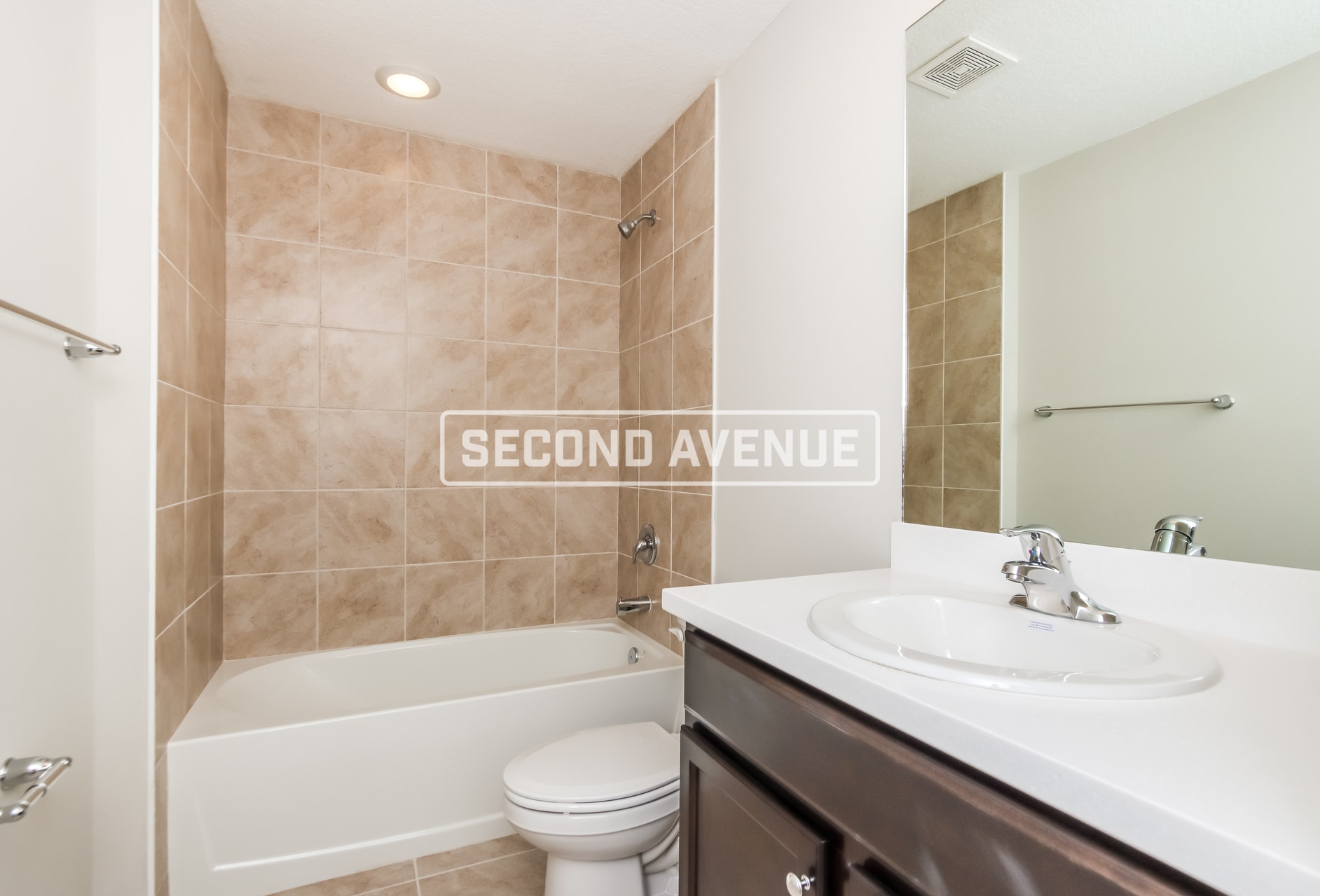 Building Photo - 850 Algaringo Ave SE