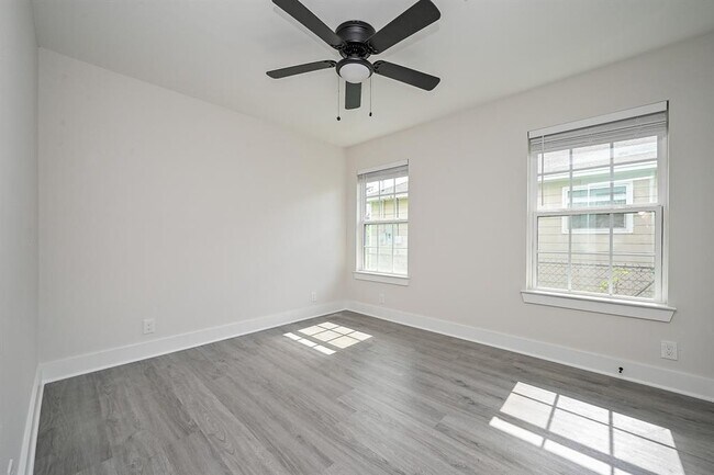 Building Photo - 226 Hyta St
