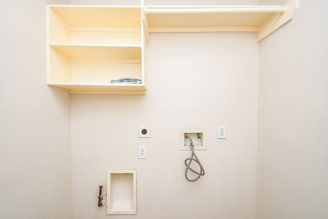 Building Photo - 6030 Wildbriar Ln